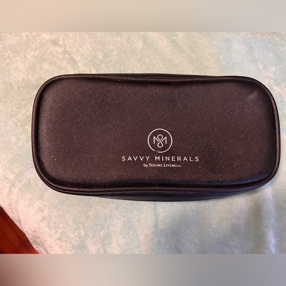 Young Living Savvy Minerals black EUC makeup cosmetic bag case